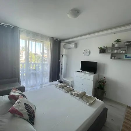 студио симона 4 - първа линия море Apartment Lozenets