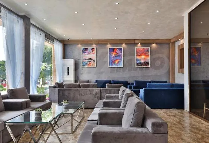 студио симона 4 - първа линия море * Лозенец